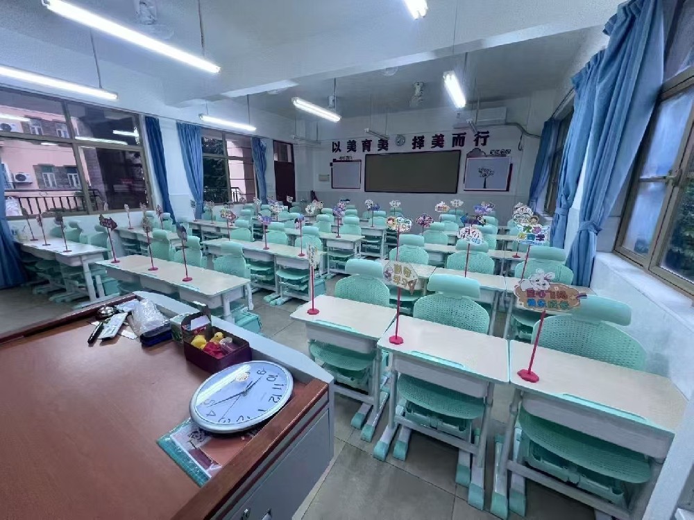 午休课桌椅使用案例-可午睡的学生桌椅-学校午休桌椅